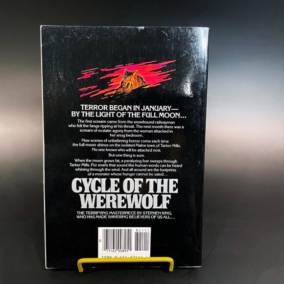 Cycle of The Werewolf (1985 Signet, 1st Print) by Stephen King & Berni Wrightson - Picture 2 of 7